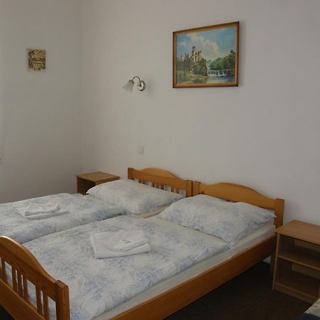Hotel Filip Ceske Budejovice Bagian luar foto