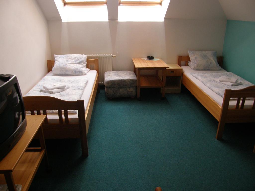 Hotel Filip Ceske Budejovice Ruang foto