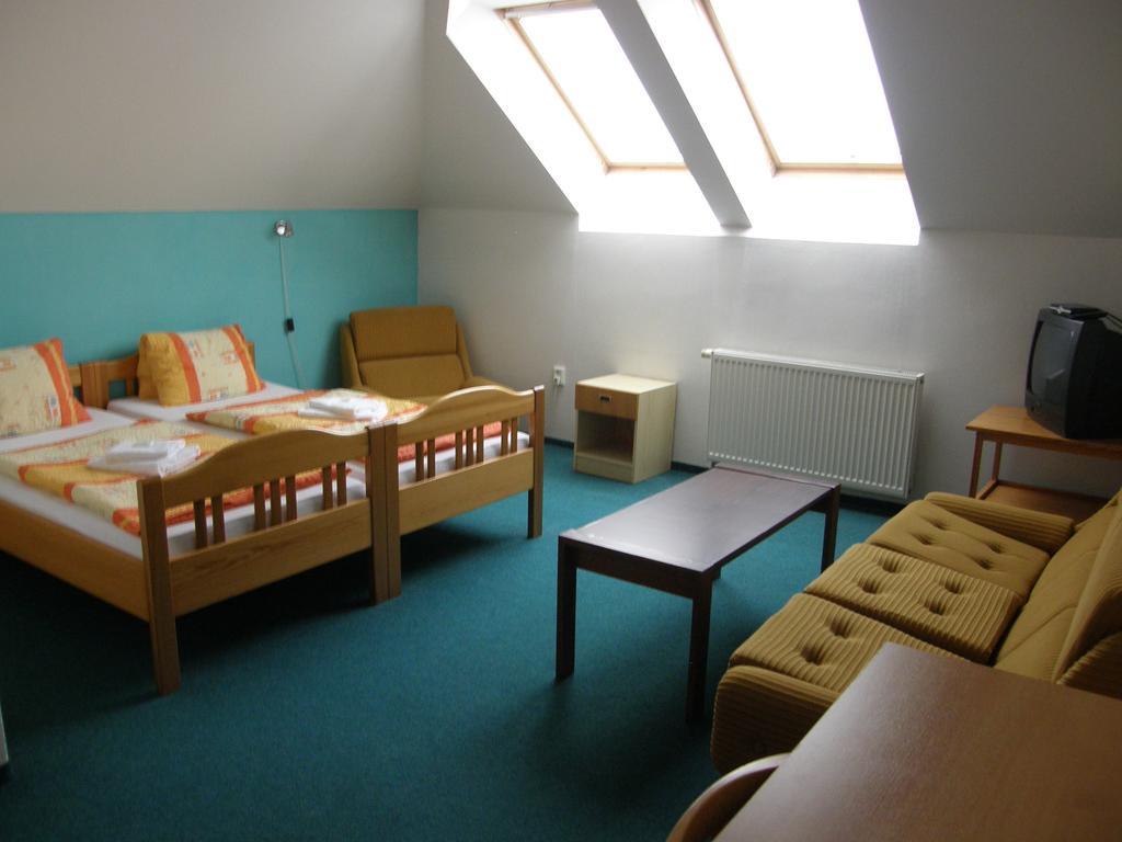 Hotel Filip Ceske Budejovice Ruang foto