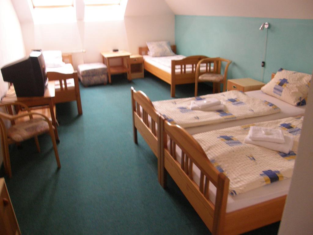 Hotel Filip Ceske Budejovice Ruang foto