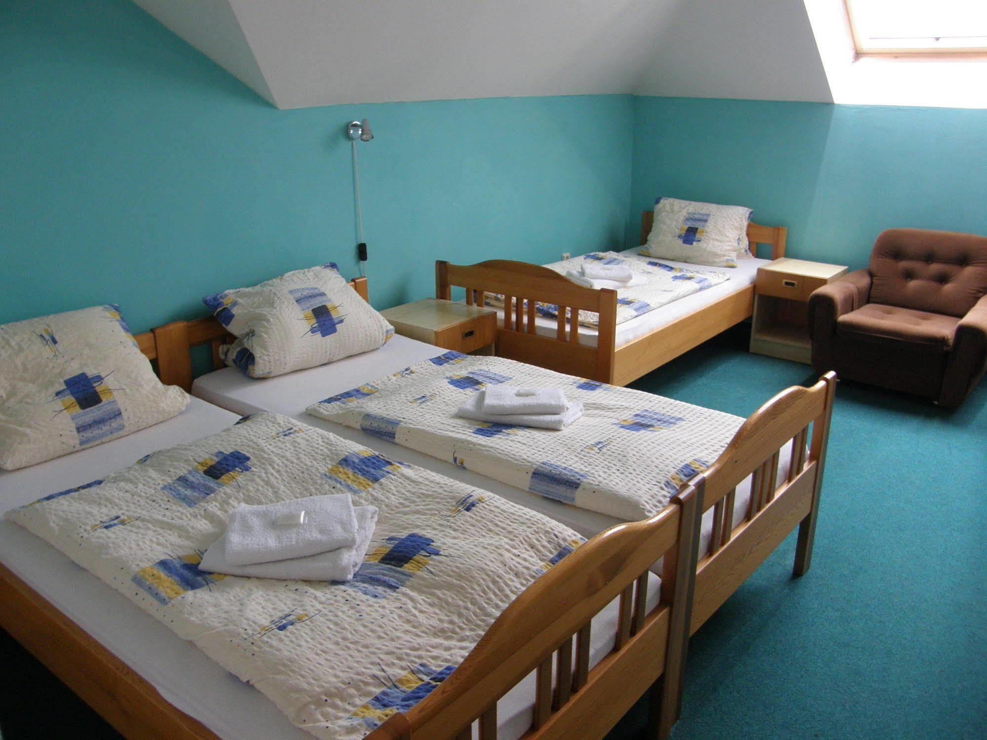 Hotel Filip Ceske Budejovice Bagian luar foto